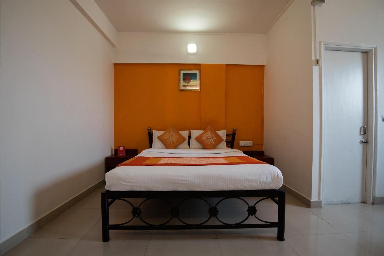 Oyo 1065 Hotel Hmr Royal Inn ปูเน่ ภายนอก รูปภาพ