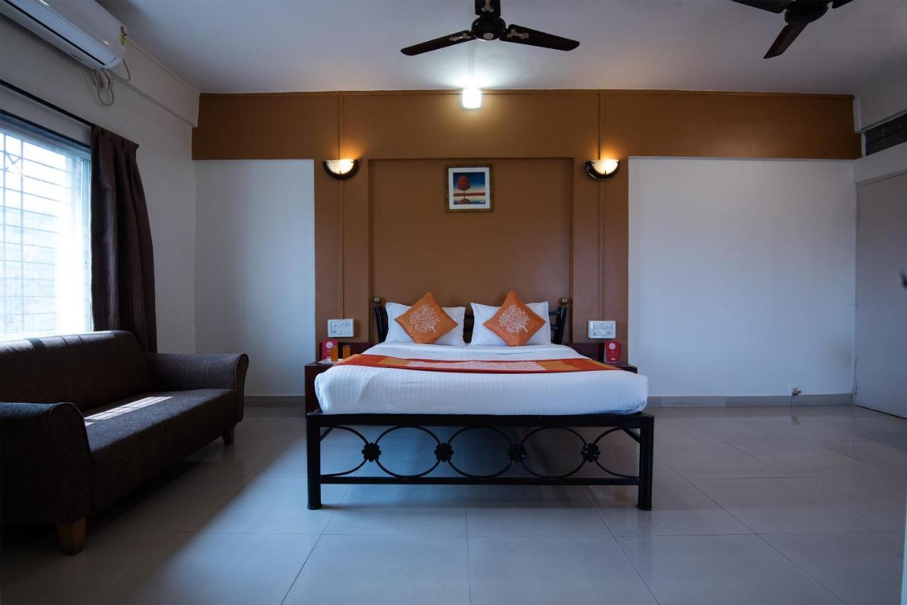Oyo 1065 Hotel Hmr Royal Inn ปูเน่ ภายนอก รูปภาพ