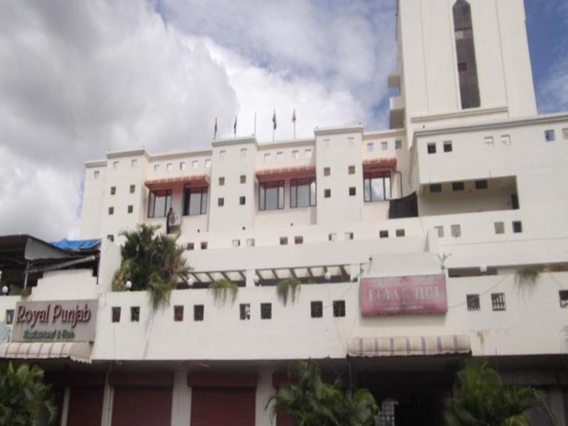 Oyo 1065 Hotel Hmr Royal Inn ปูเน่ ภายนอก รูปภาพ