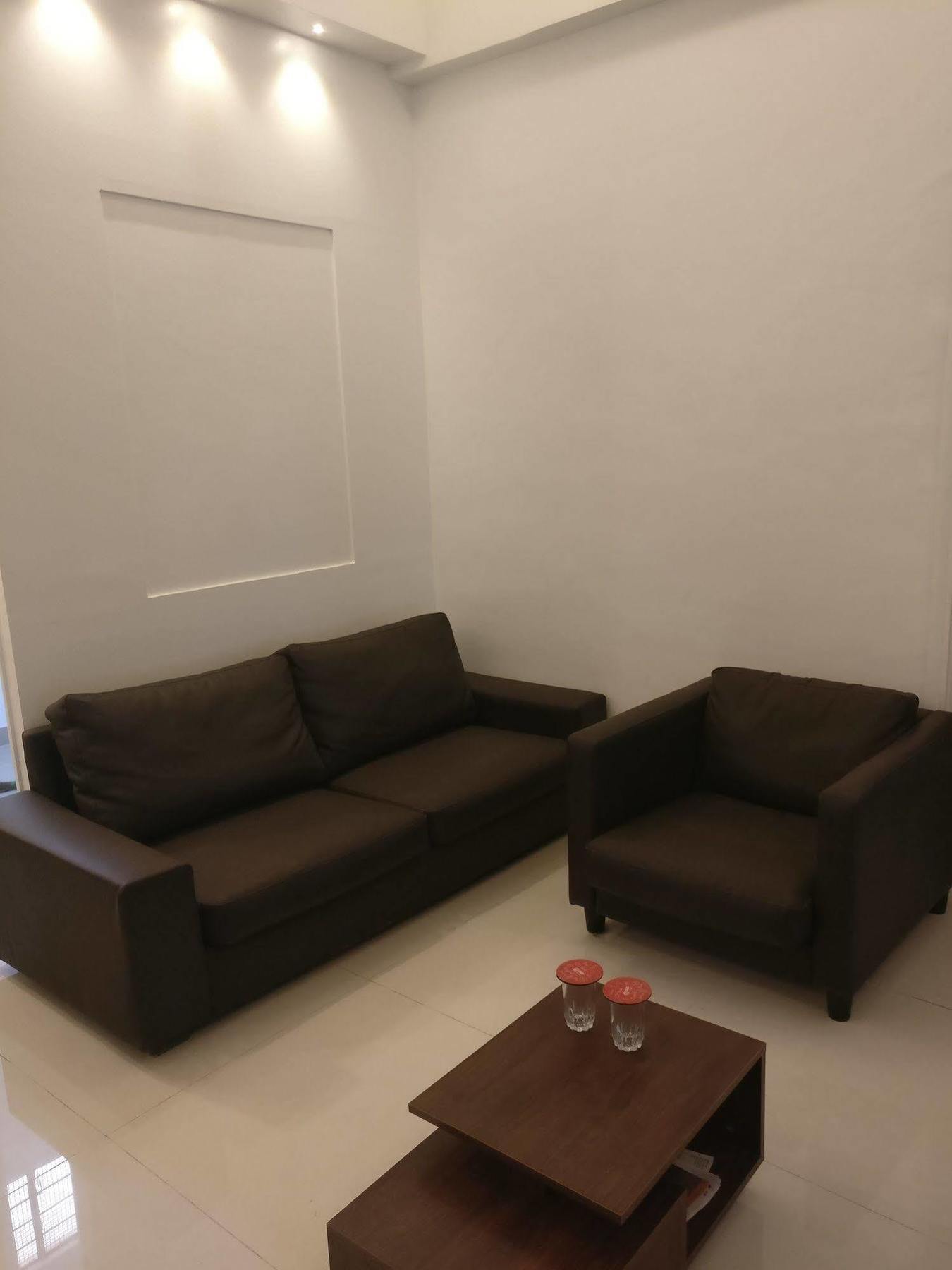 Oyo 1065 Hotel Hmr Royal Inn ปูเน่ ภายนอก รูปภาพ